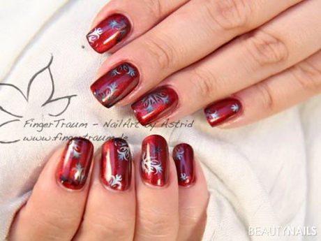 Gelnägel in rot
