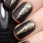 Arany, fekete nail art minták