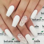 Nails fehér design