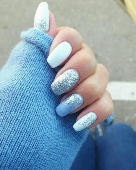 Nails kék és ezüst